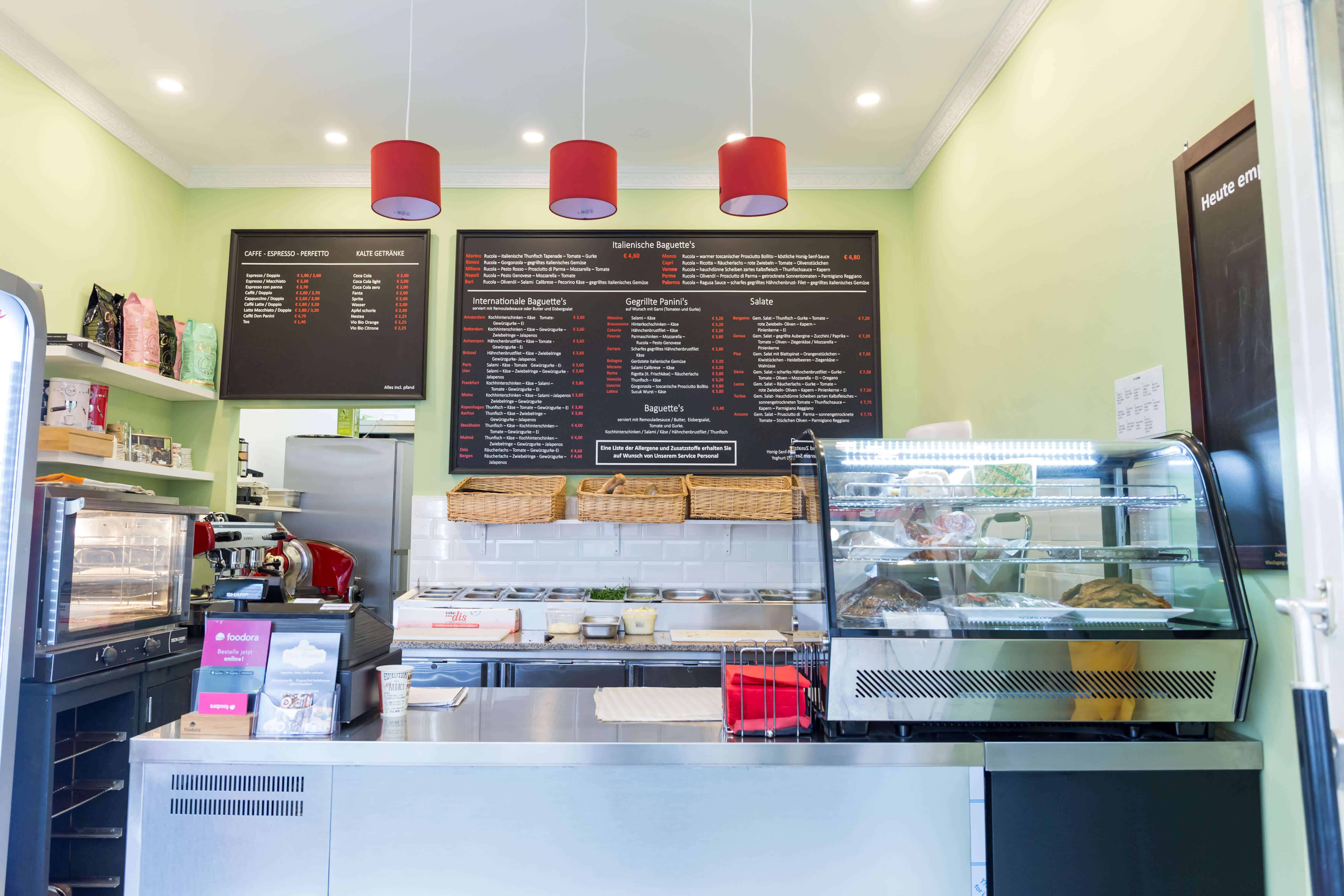 To-Go Konzept in der Düsseldorfer Innenstadt - kleines Café und Baguetterie